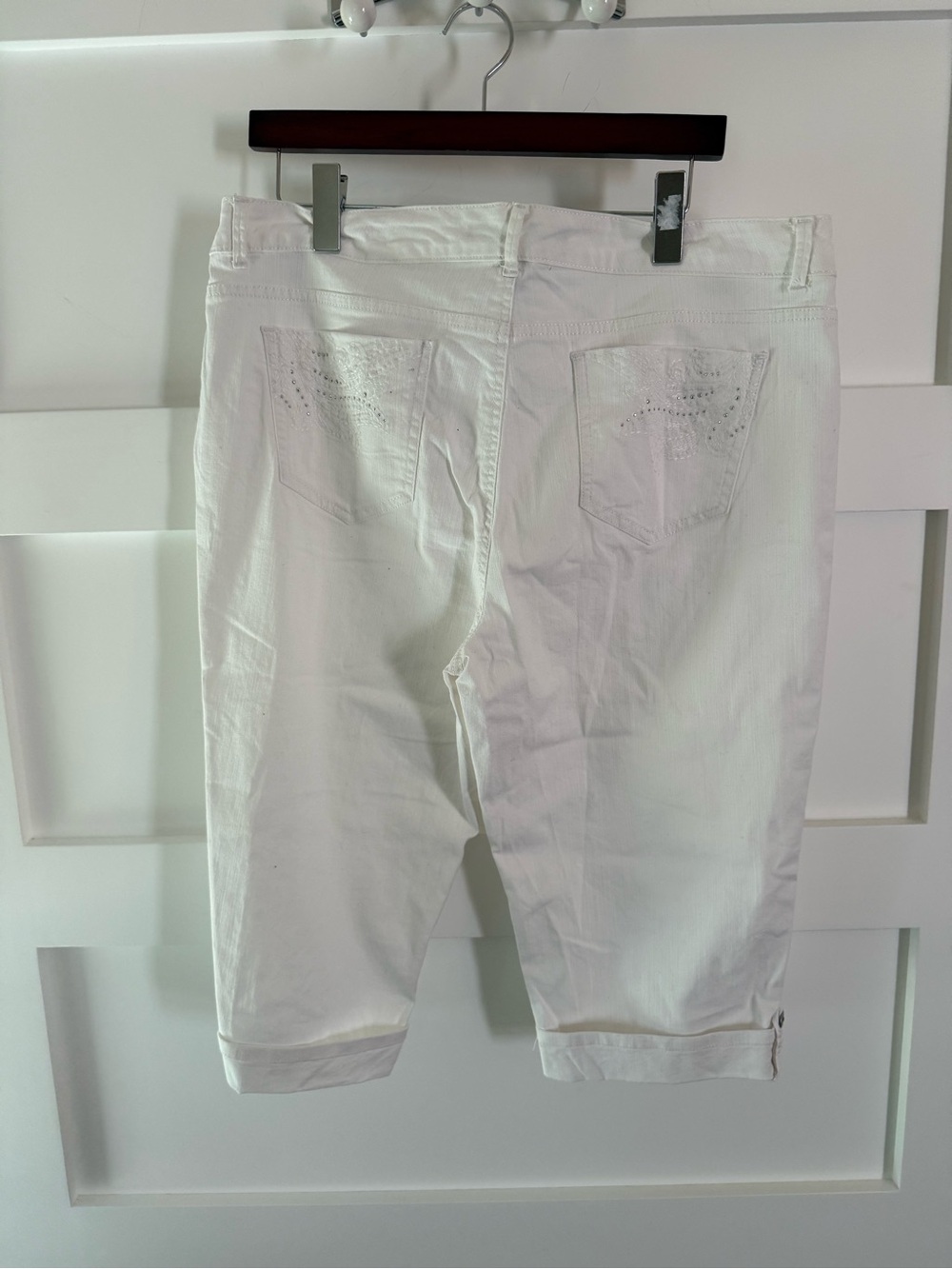 Gloria Vanderbilt Aiden Sloan White Casual Bahama shorts Crop pants Y2K boho - Picture 6 of 7